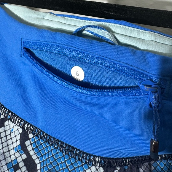Lululemon Run Speed Short 4-way Stretch in Blue Snake Promt - Picture 8 of 10